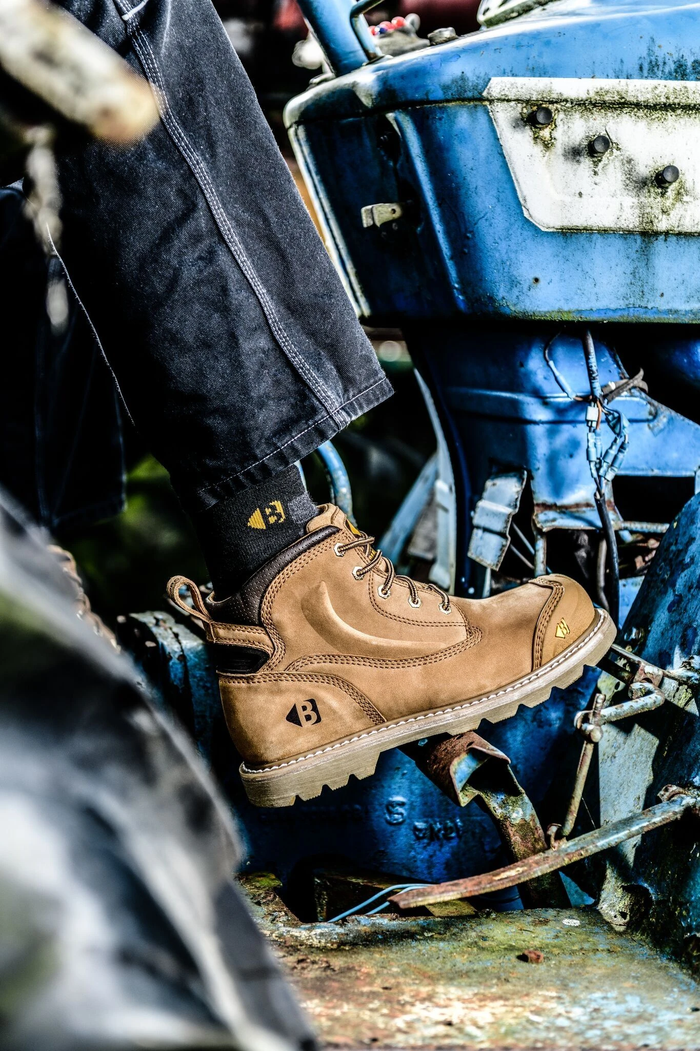 Buckbootz B650SM Wide Fit Safety Work Boots Tan Honey Nubuck Leather (Sizes 6-13) 4 Buckbootz B650SM Wide Fit Safety Work Boots Tan Honey Nubuck Leather (Sizes 6-13) - Image 4